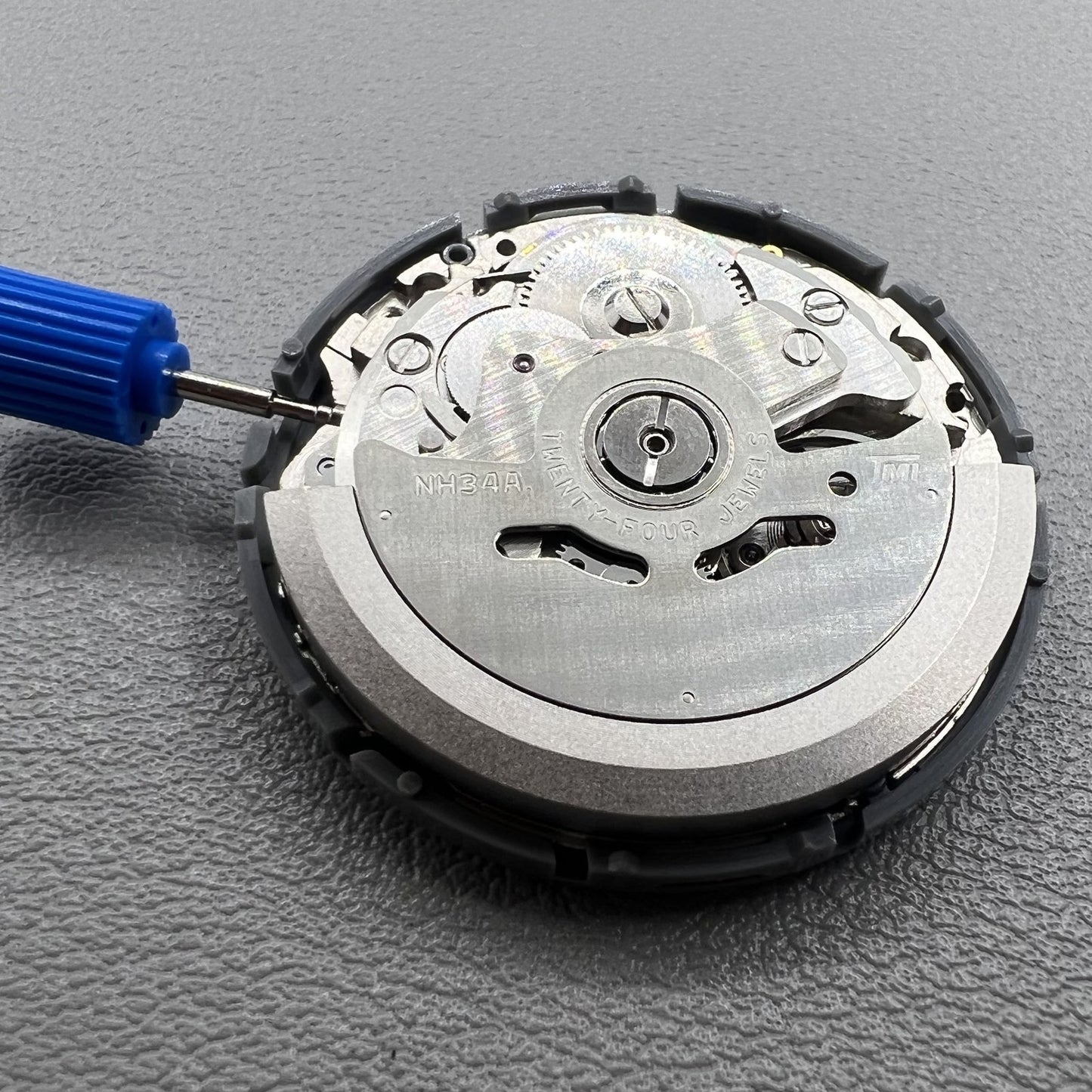 Automatik Uhrwerk Seiko NH34 GMT Mechanisch mit Sekundenstopp und rotem Rad