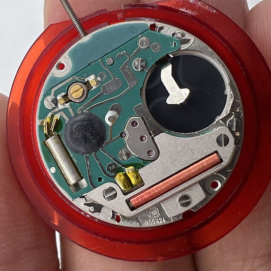 ETA 955.424 Swiss Made quartz watch movement with 3 hands, day, and date functions for accessories.