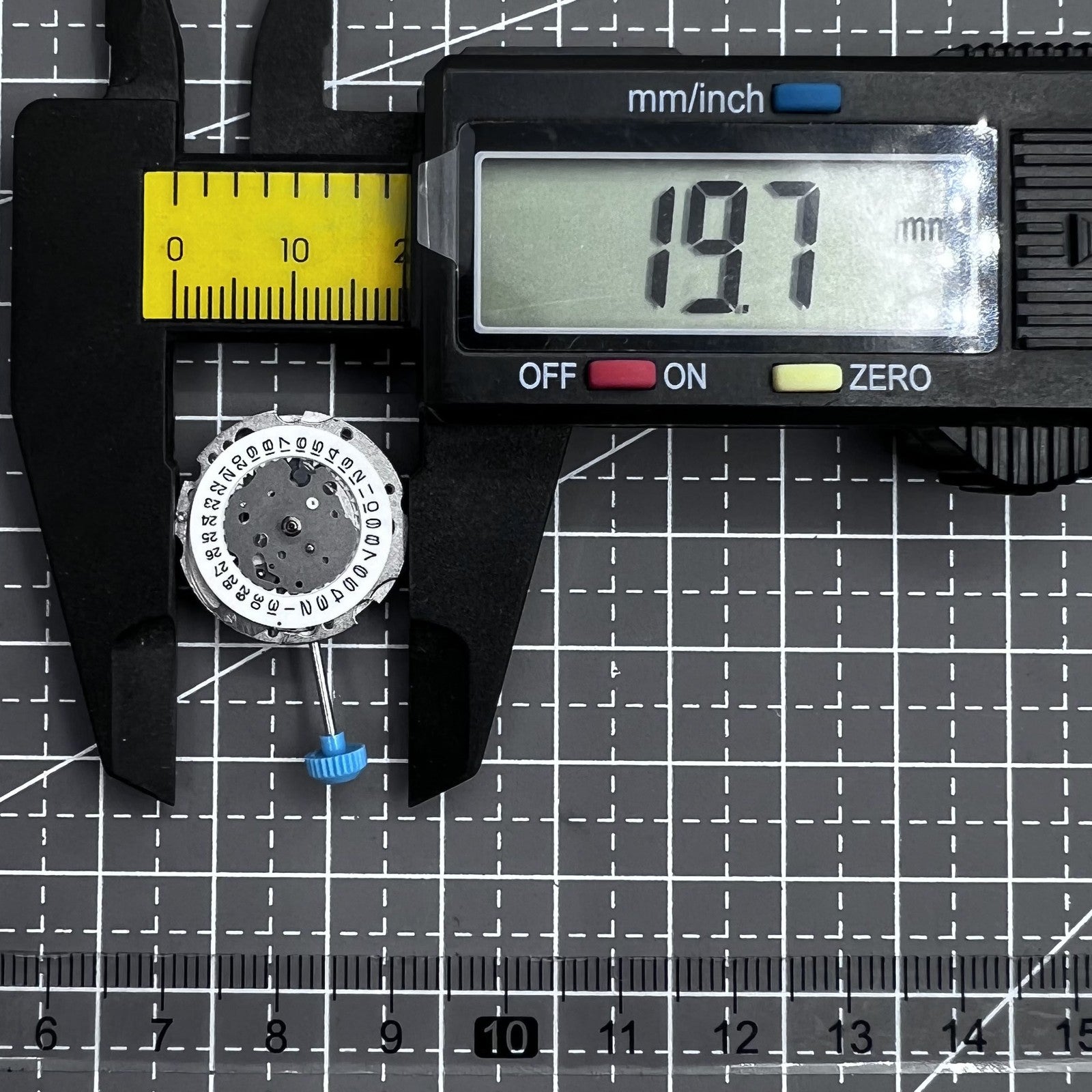 Japan Miyota 6T15 automatic watch movement with single calendar, precise mechanical timekeeping by Miyota for durable watch accessories.