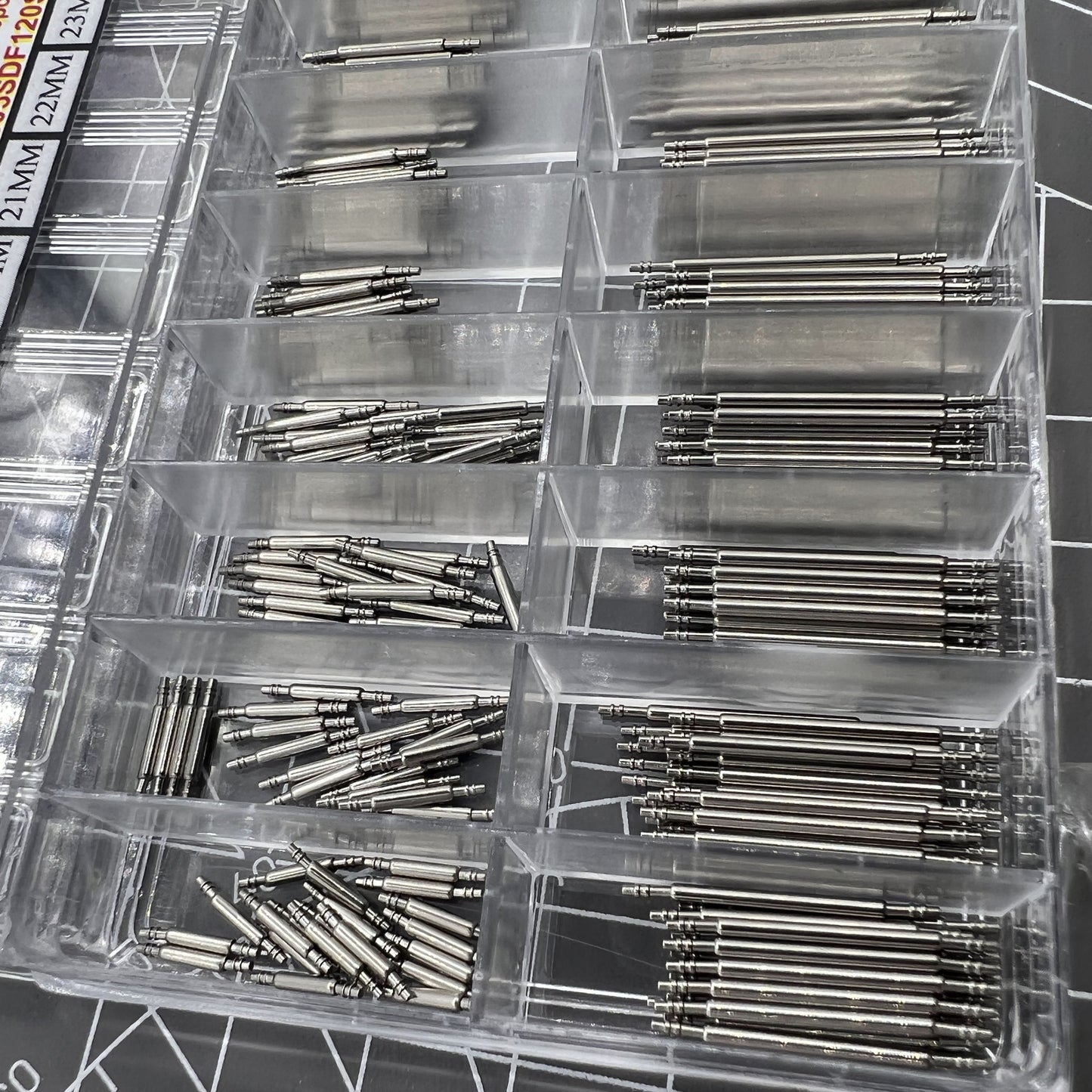 Double flange stainless steel watch spring bars kit, 360 pieces in 18 sizes, ideal for repairs.