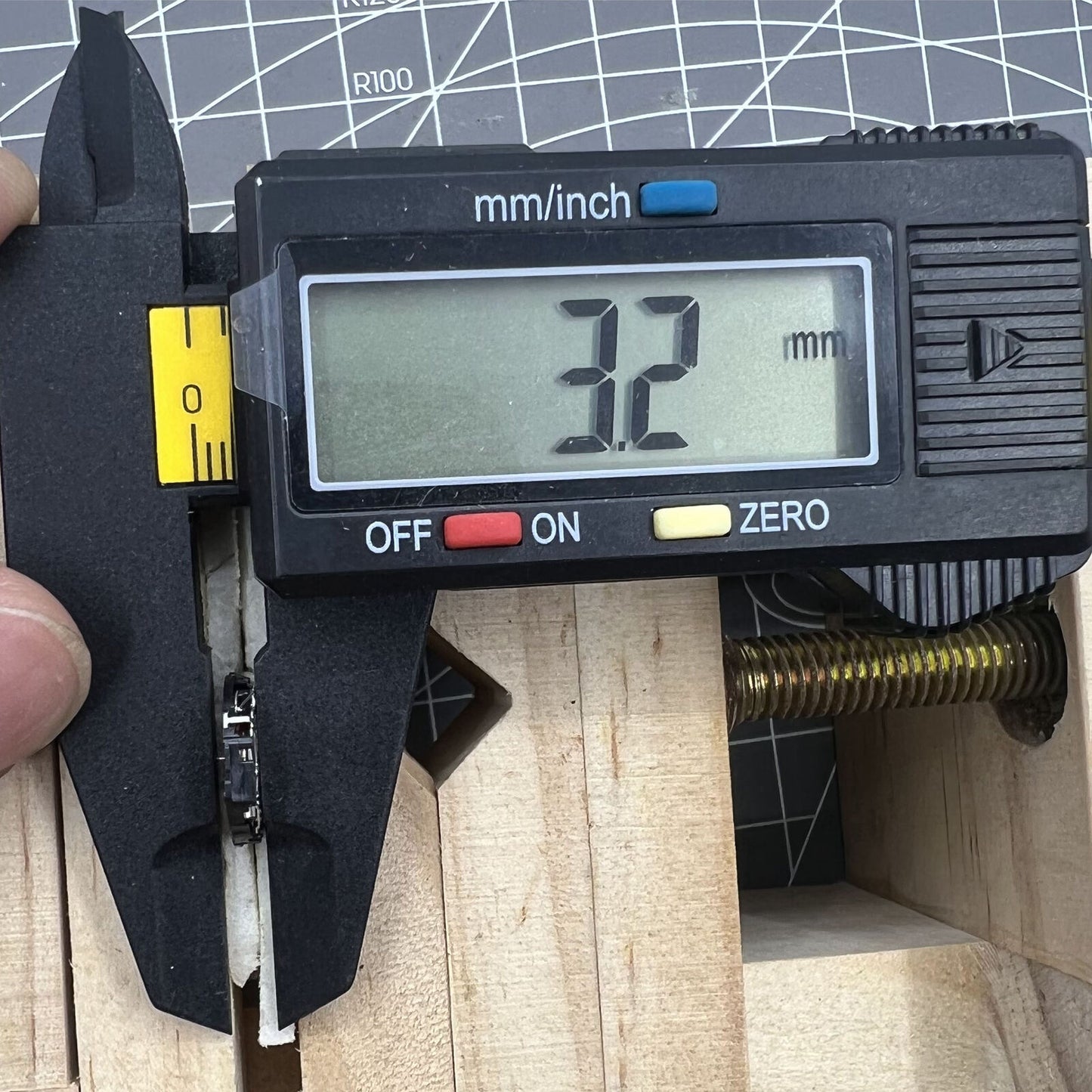 Epson TMI VX10A quartz watch movement with 2 hands, precise timekeeping for professional watch repair.