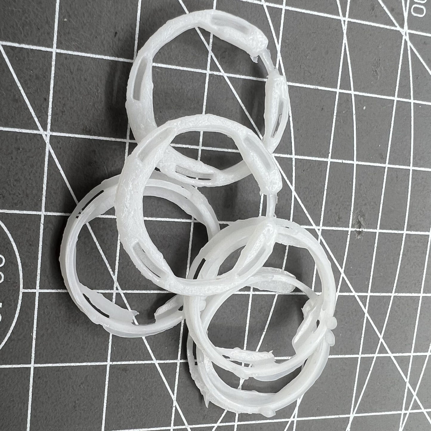 Slim 3.6mm spacer ring by Miyota for 19-35mm watch cases, ensuring precise fit and secure mounting.