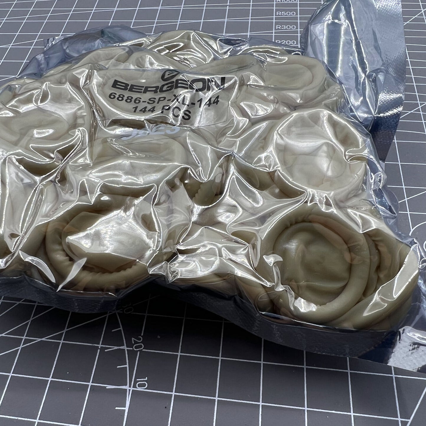 Bergeon 6886-SP-XL rubber finger thimble cots, pack of 144, perfect for precise watchmaking tasks and delicate handling.