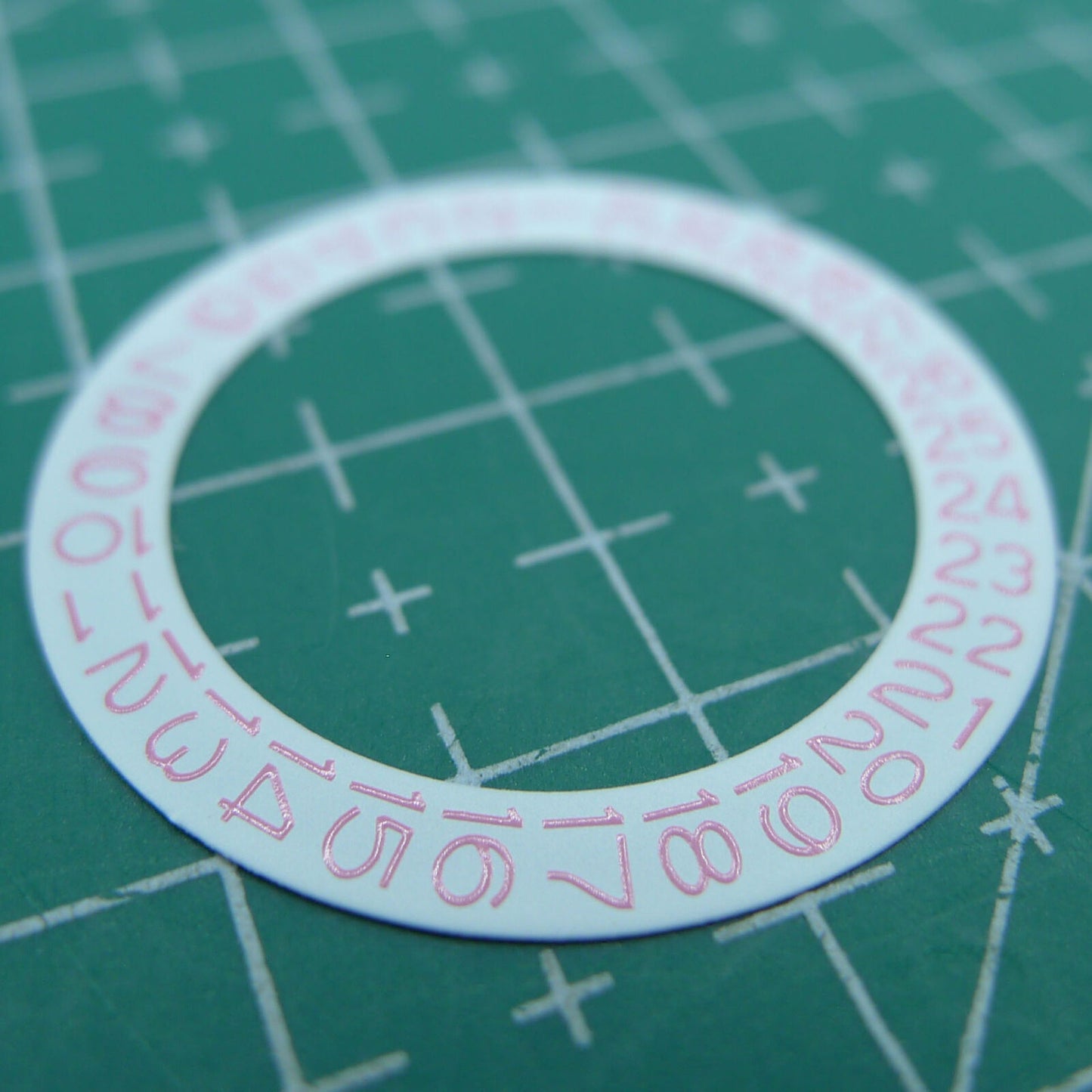 Wholesale White Background Pink Character Disk Date Wheel for NH35 NH36 Date@3