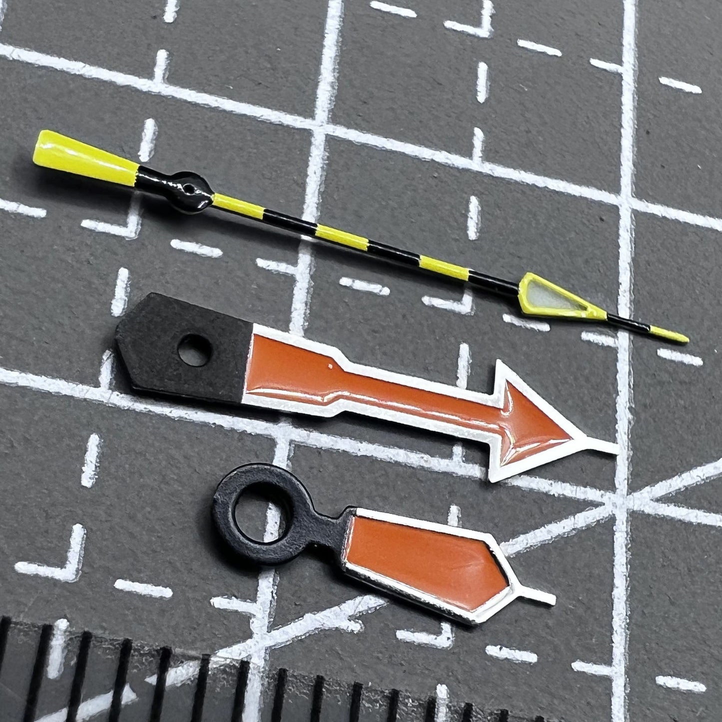 Dark Grey Trim Orange Painted Yellow Second Green Lume Hands Set for NH35/36