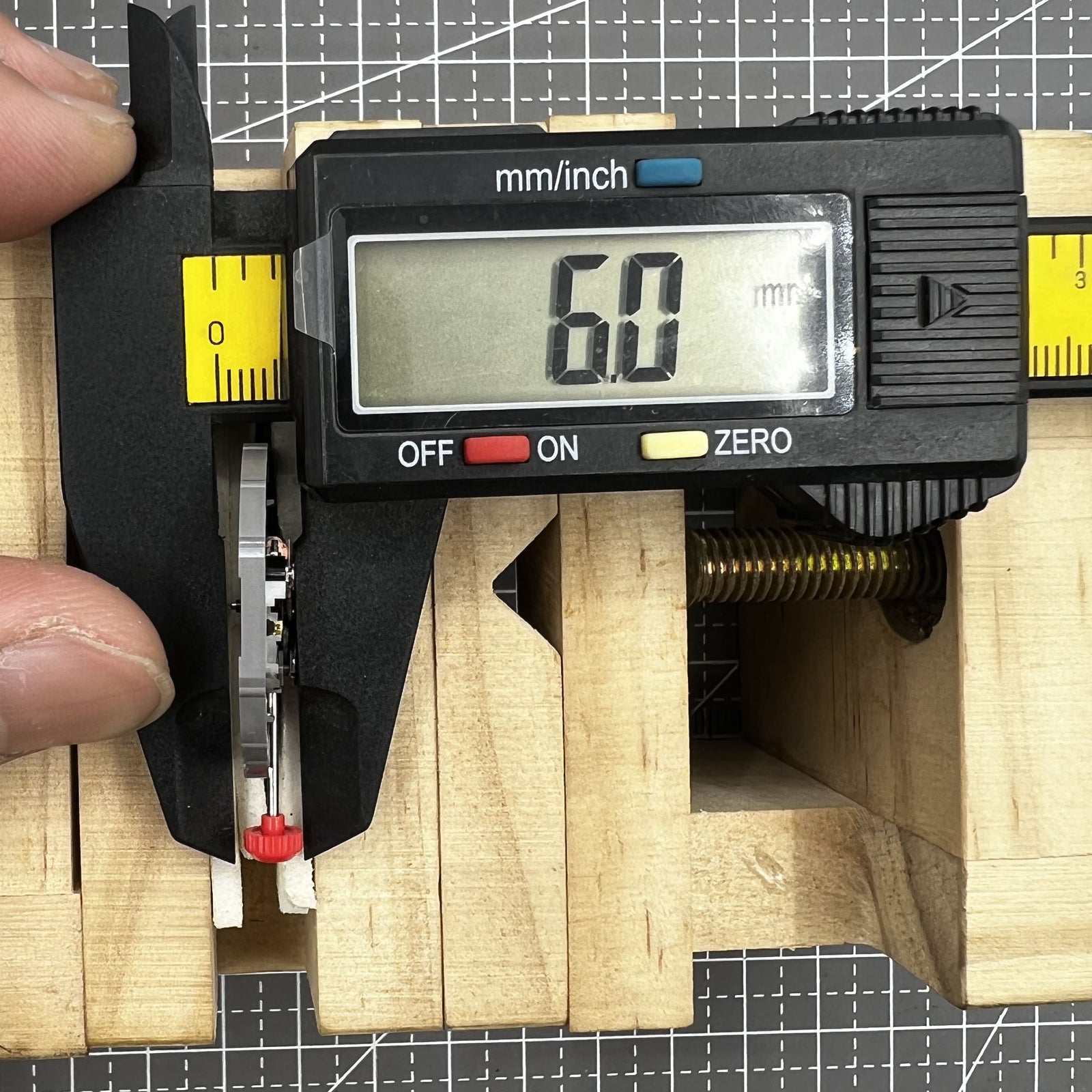 Miyota 2415 quartz movement with date at 6 o'clock, precise timekeeping for watch repairs and upgrades.