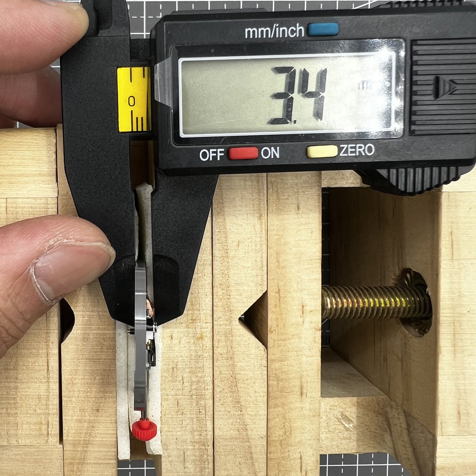 Miyota 2415 quartz movement with date at 6 o'clock and precise watch stem for accurate timekeeping.