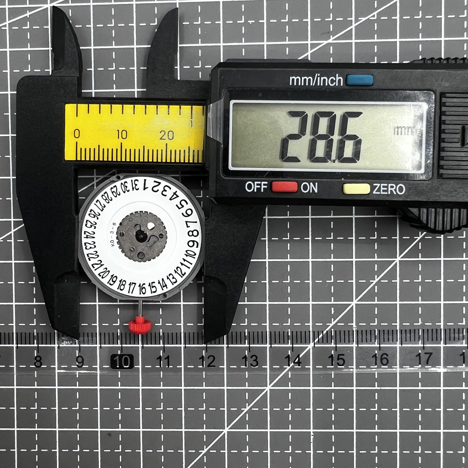 Miyota 2415 Quartz Movement with Date at 6, precise timekeeping for watch accessories.