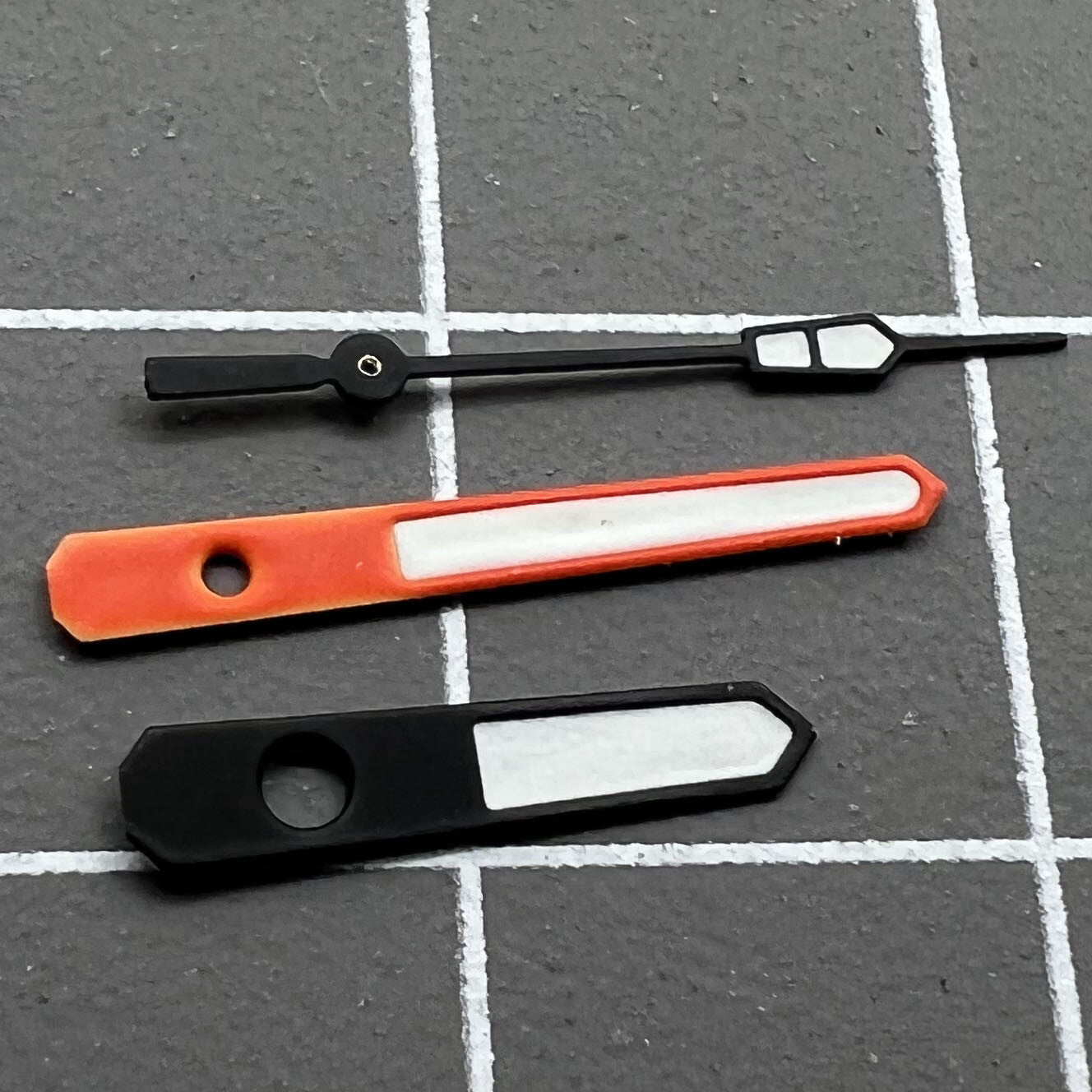 13 mm C3 Green Lume SKX MOD Tauchen Schwarz + Orange Trim Uhrzeiger für NH35/36