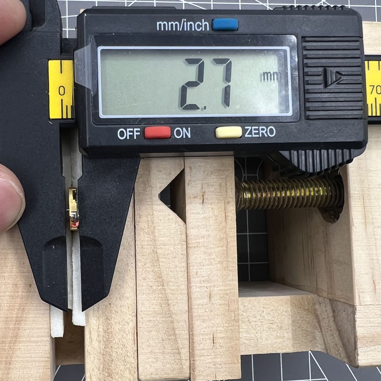 ETA 280.002 Swiss Made quartz watch movement with 2 hands, precision timing mechanism by ETA.