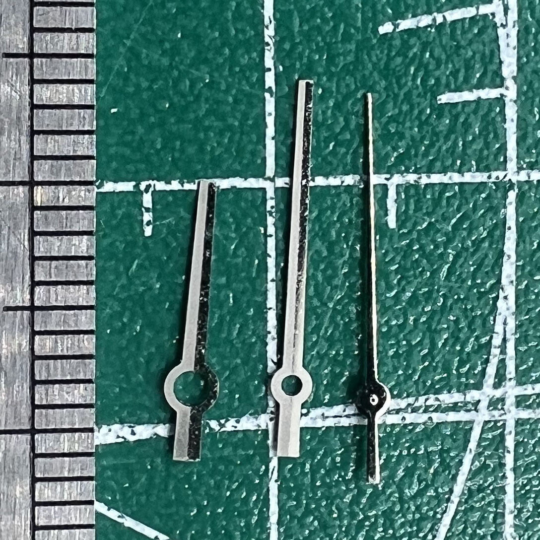 Silver and black trimmed long watch hands, compatible with NH35/NH36/4R/7S movements, no lume finish for classic timepieces.