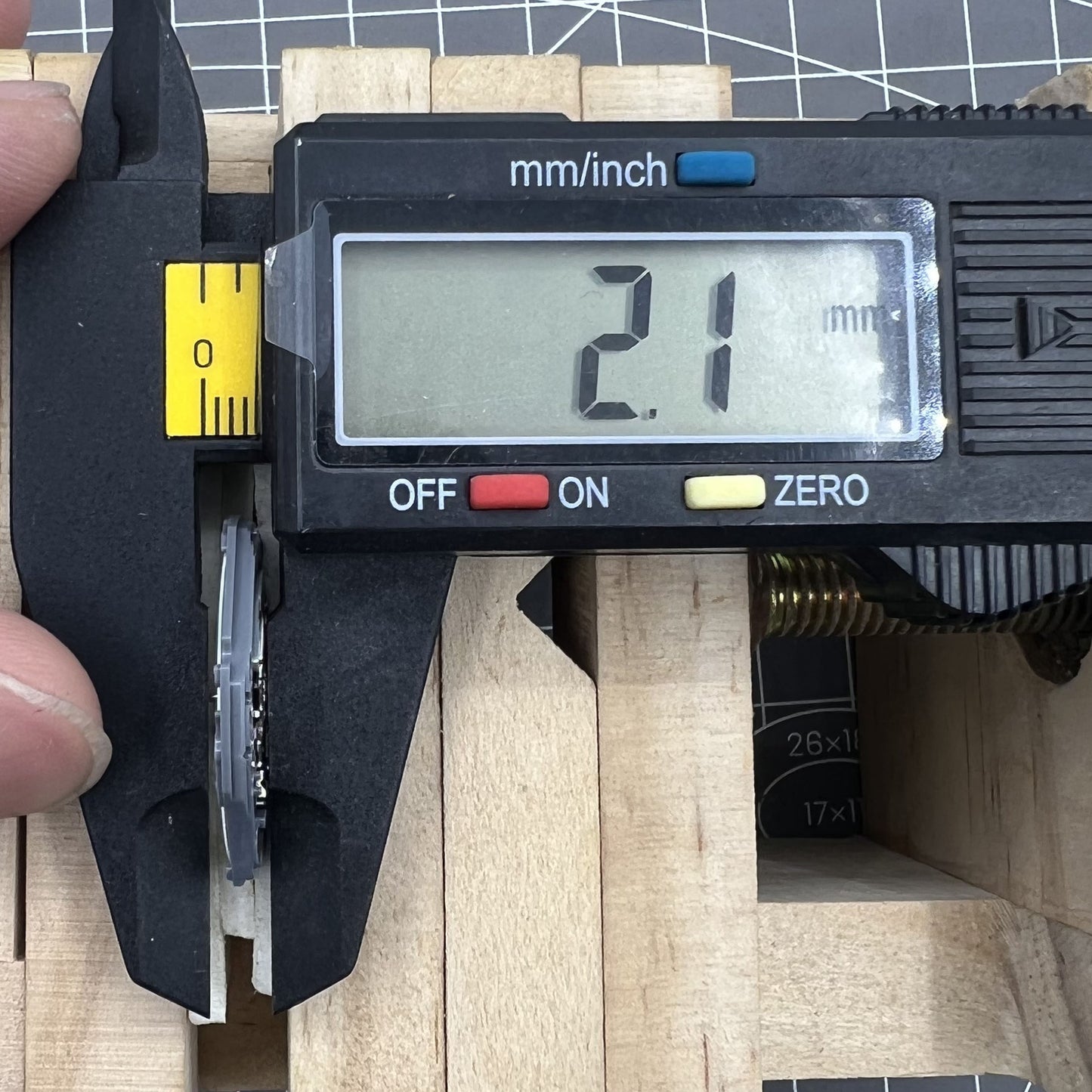 Hattori Epson VJ42B Movement Single Calendar Date At 3 Movement