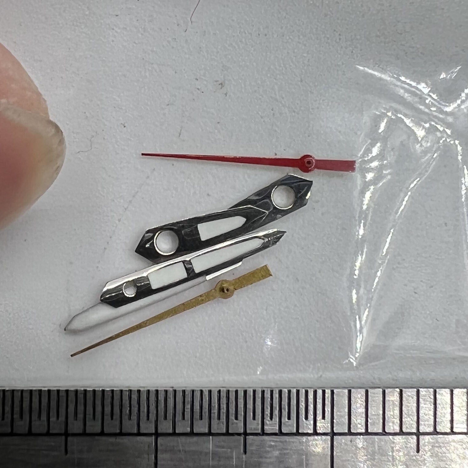 Set of luminous watch hands for Miyota 2115, 12mm/11mm/8mm, precise fit perfect for watch repair.