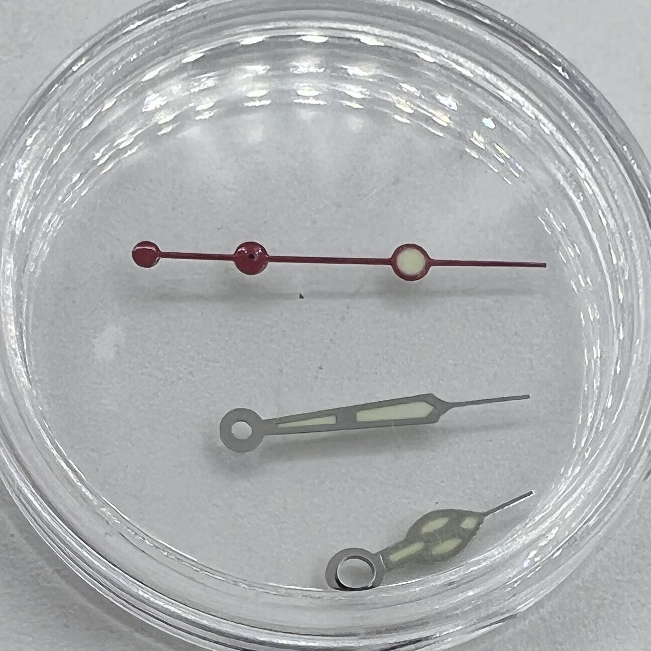 Uhrzeiger, 12,5 mm, grüne Leuchtmasse, silberner Rand, roter Sekundenzeiger für NH35 NH36-Uhrwerk