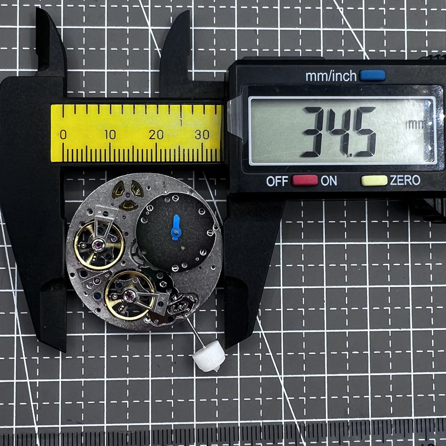 Multifunktionales automatisches mechanisches Uhrwerk mit Doppelunruh