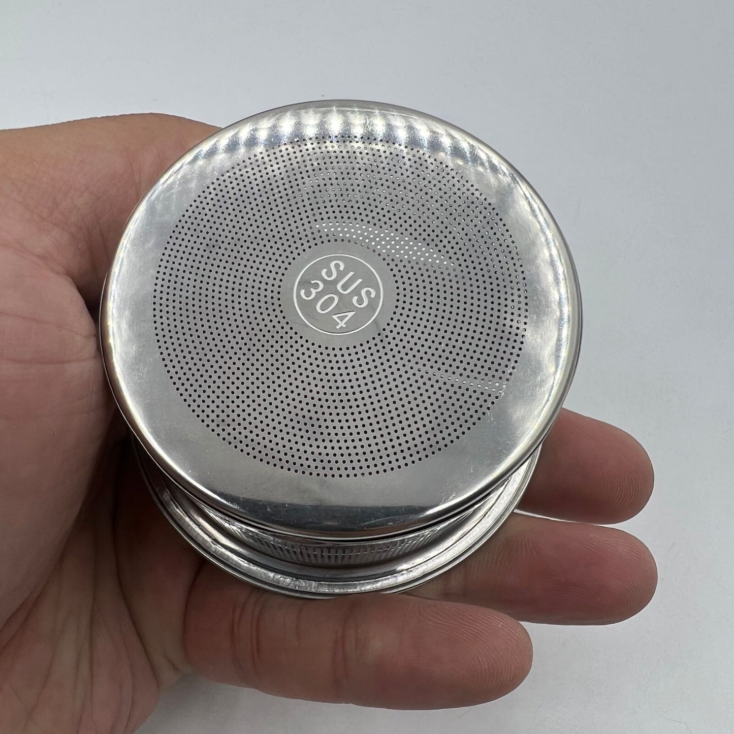 Benzine cup with basket tray for watch repair cleaning, 70x35mm, essential Benzine watch accessory tool.