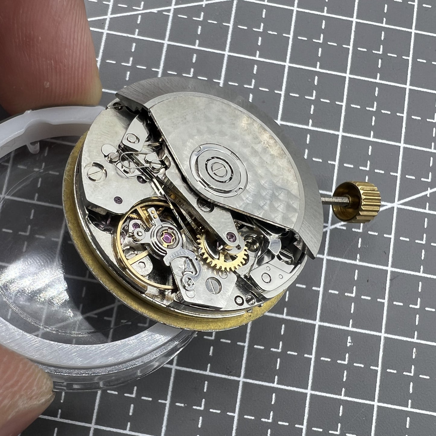 Automatisches Chronographenwerk ETA 7753 mit Anzeige bei 3 6 9 Uhr Position