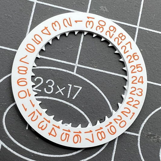Datumsscheibe Uhr Orange Schrift auf Weißem Hintergrund für NH35 Uhrwerk
