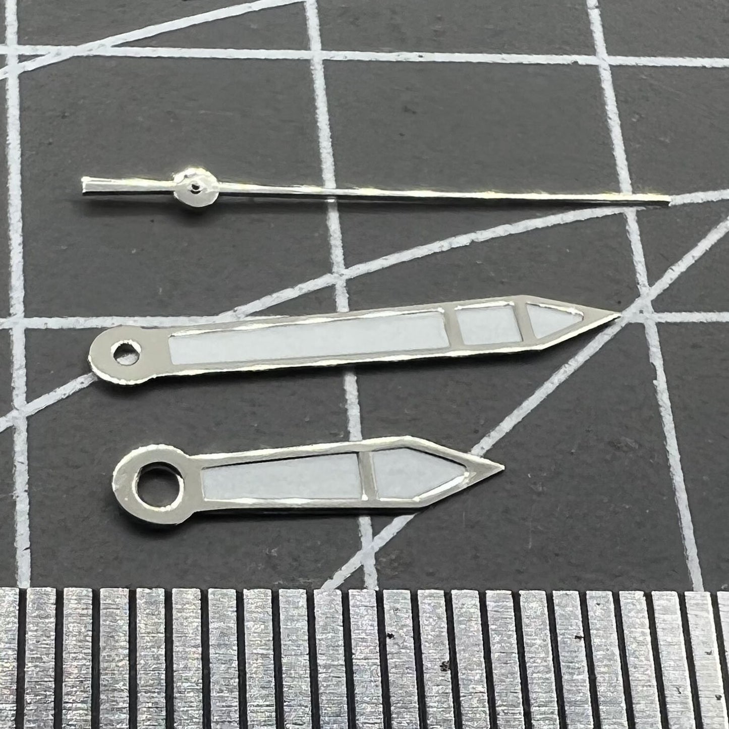 Silver 15.7mm watch hands with white paint and silver trim, compatible with Miyota 2315, 2035, 2036, 2115, 2305 movements.