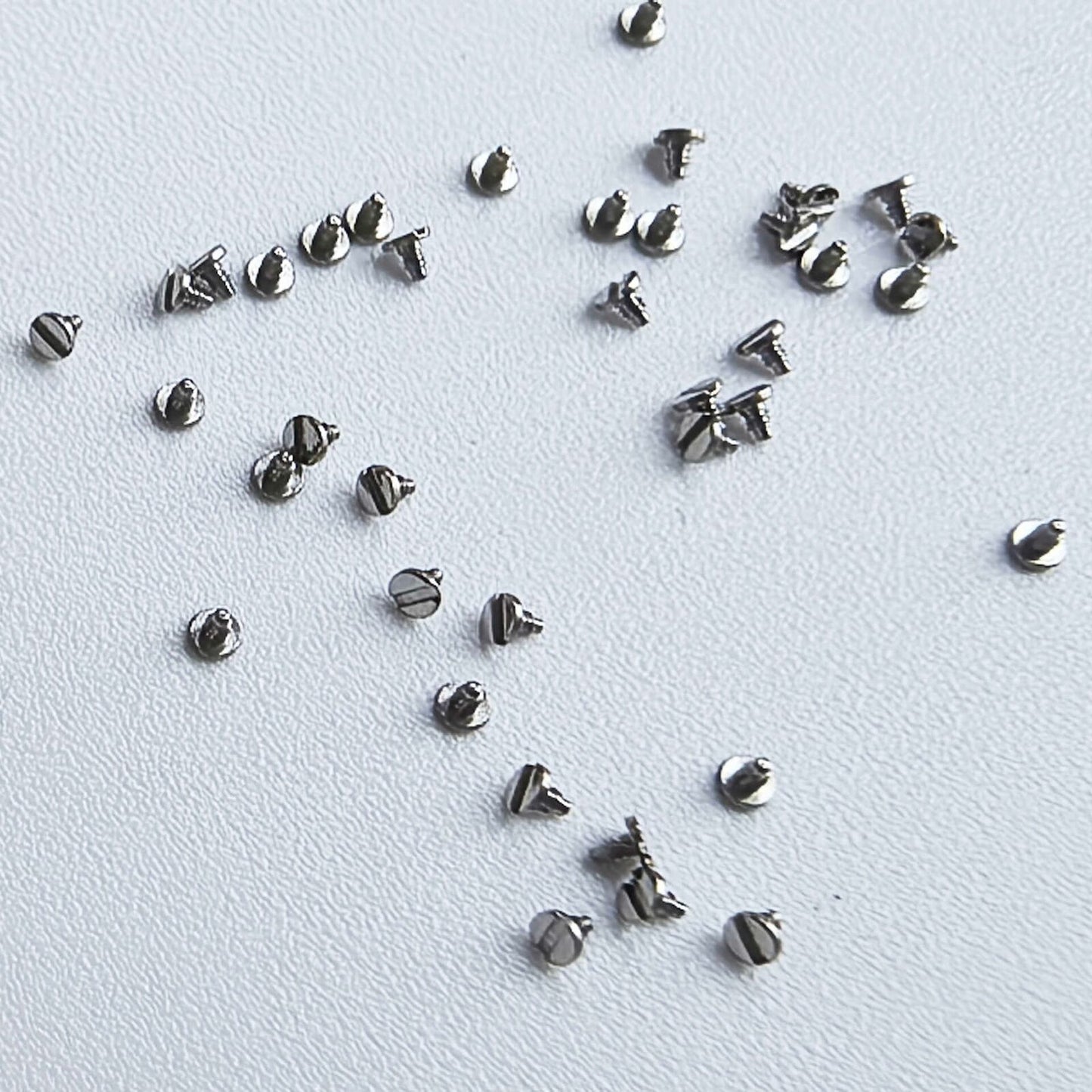 Versiegelte Packung, Ersatzschrauben 3135-5013 für den Zifferblattfuß von RLX 3135