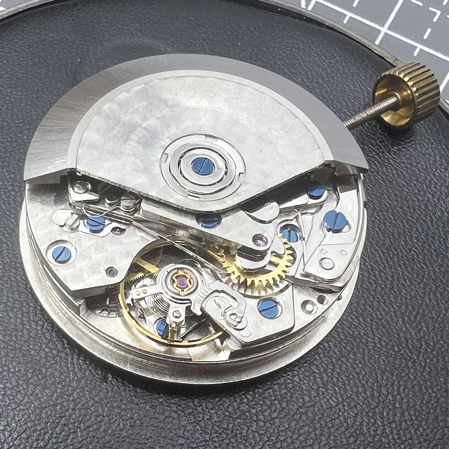Schwarzes Dandong 7753 7750 Automatisches mechanisches Uhrwerk Kleine Sekunde@9