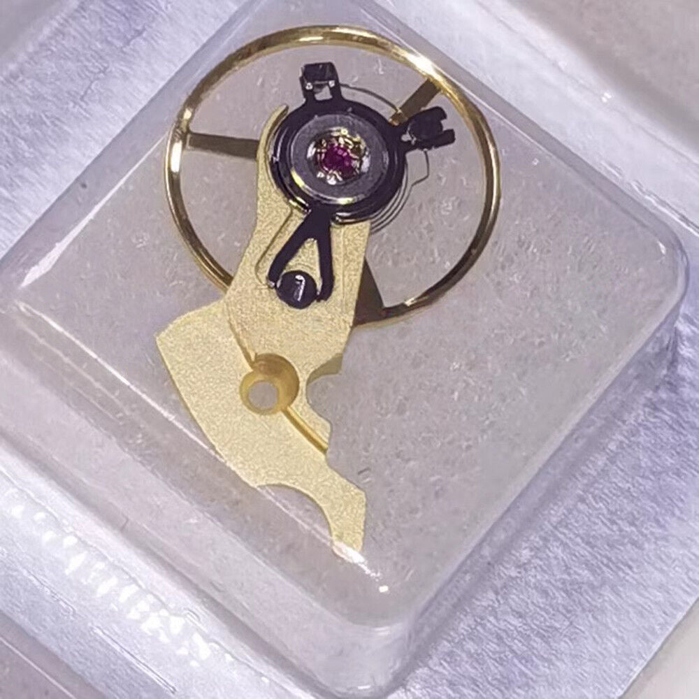 Balancier de montre avec attelle dorée pour mouvement <tc>ETA</tc>2824 2836