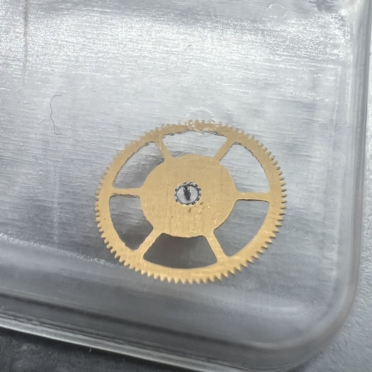 Troisième roue générique 2824 fabriquée en Chine pour mouvement <tc>ETA</tc> 2824-2