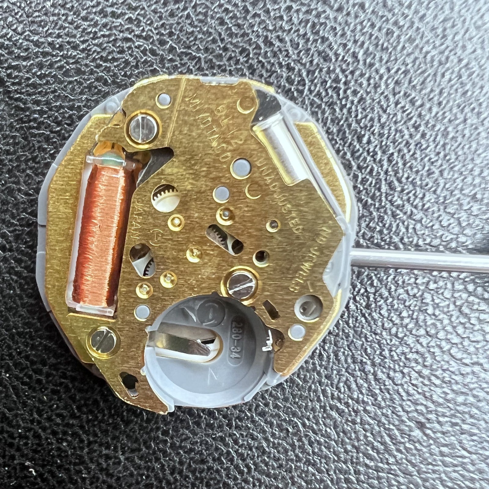 Miyota 6L12 quartz movement with date at 6, replacement for watch single calendar, high precision Miyota brand.