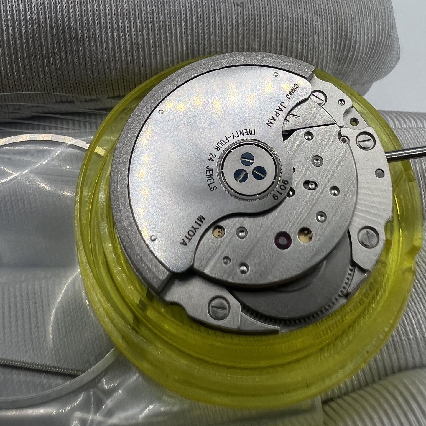 In Japan hergestelltes Miyota/Citizen 9019, japanisches automatisches mechanisches Uhrwerk, Datum bei 3/6
