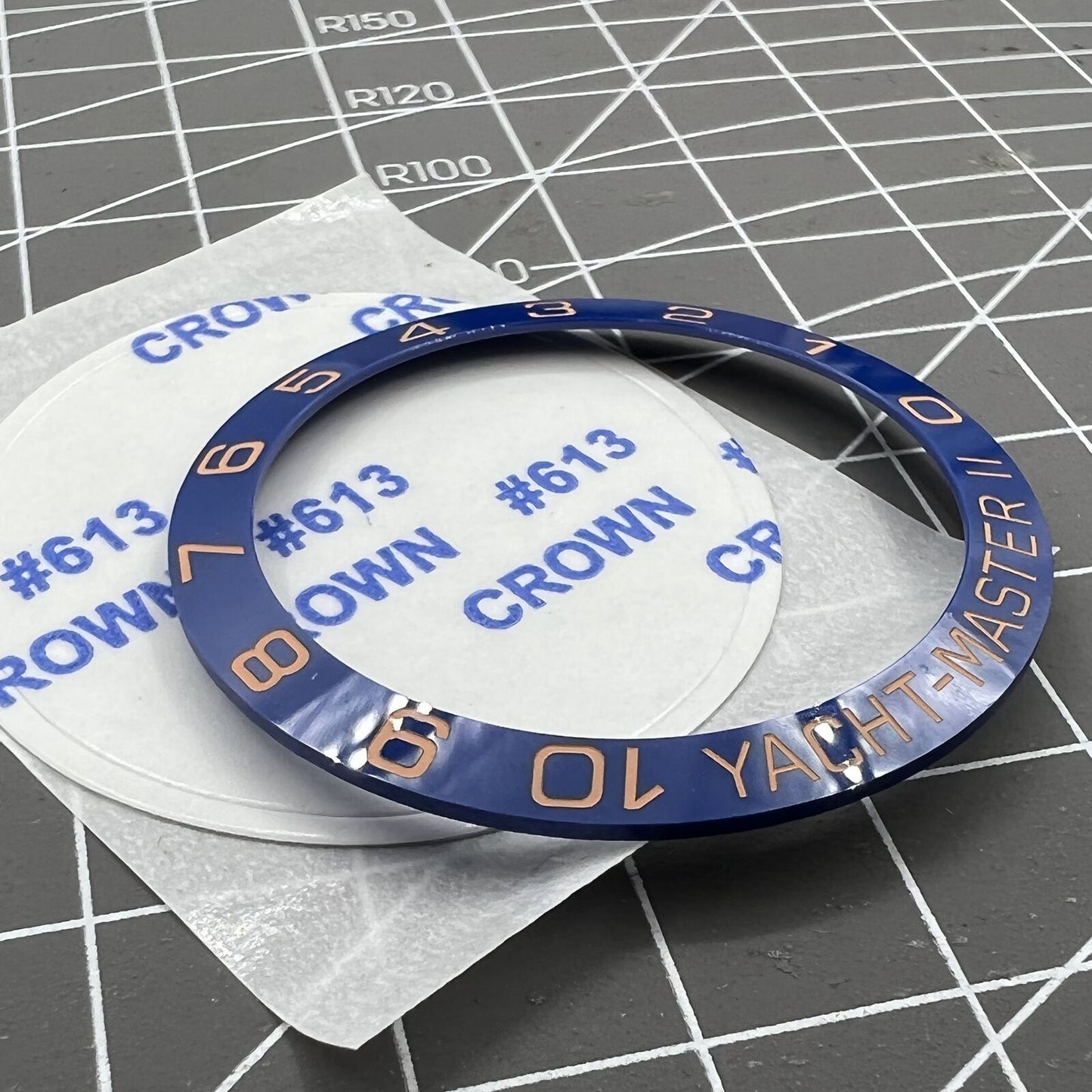 Lunette de montre en céramique bleu avec anneau incliné de 38 mm et police or rose pour Yacht Master