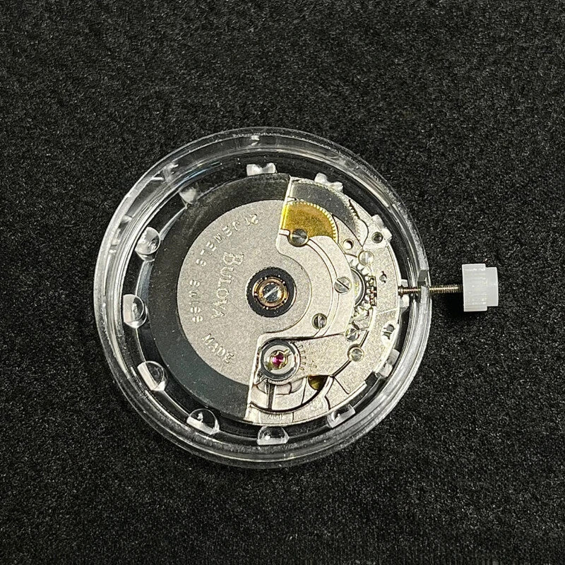 Montre à remontage automatique <tc>ETA</tc> 2846 V8, originale et fabriquée en Suisse. Accessoires