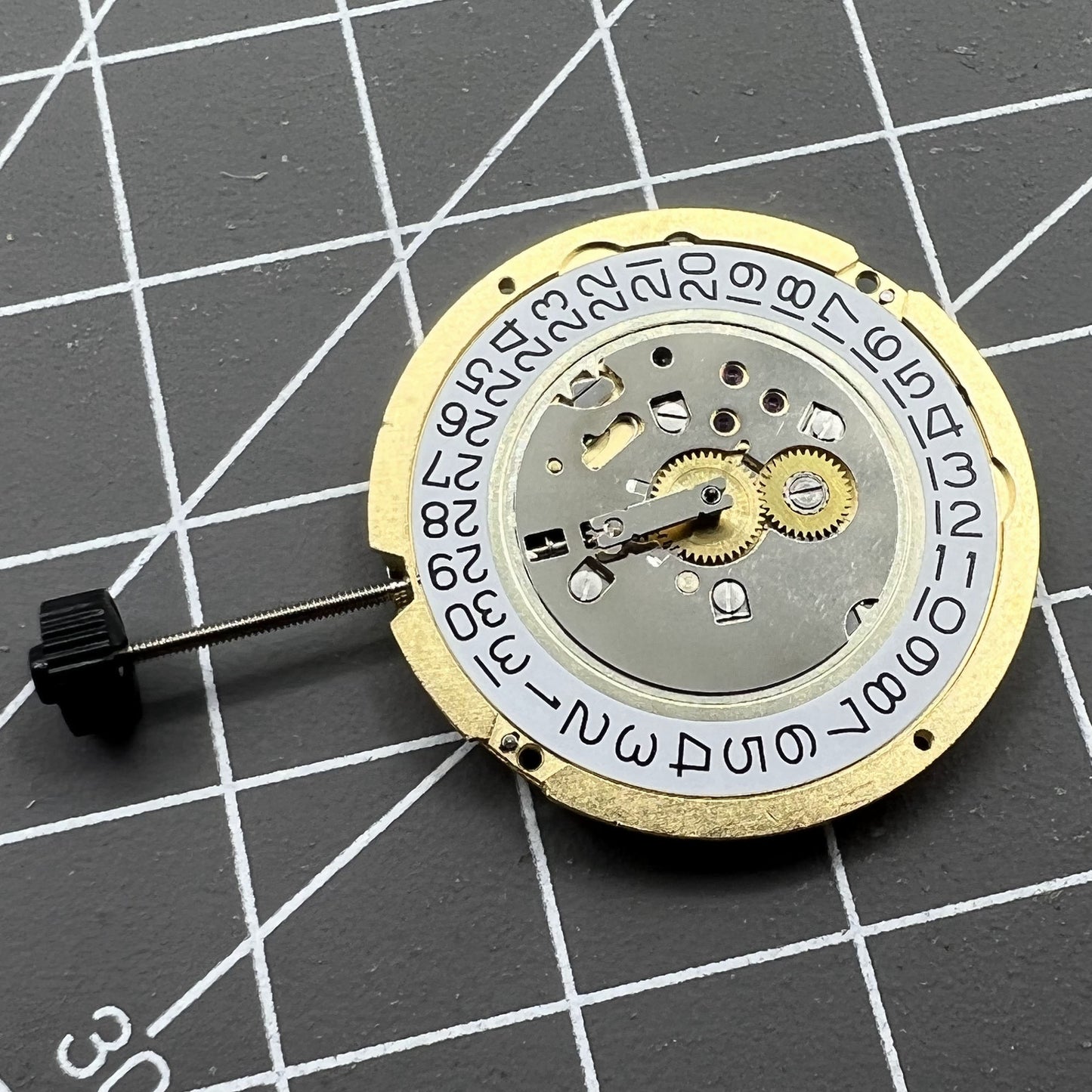 Swiss Made Ronda 1005 Slimtech quartz watch movement, slim and precise for high-performance watch accessories.