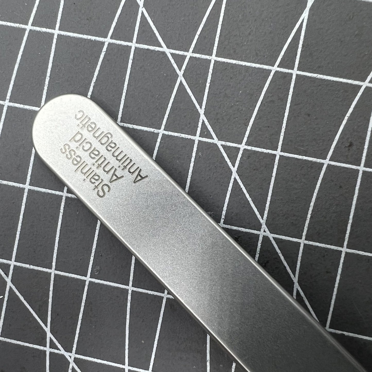 Pince à épiler Swiss Bergeon 6571-CFR-3 avec embouts remplacés CFR 3