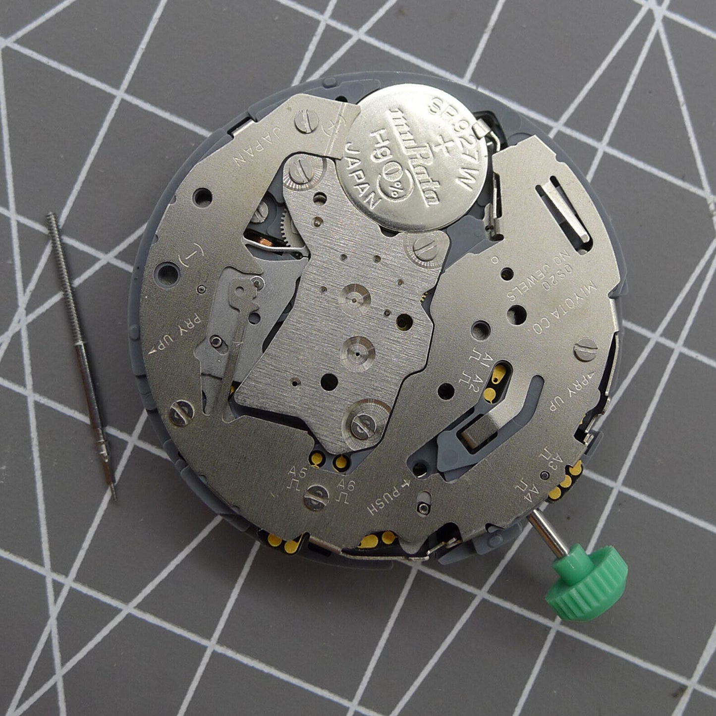 Miyota OS20 quartz watch movement with date at 6 o?clock, Japan-made precision by Citizen.