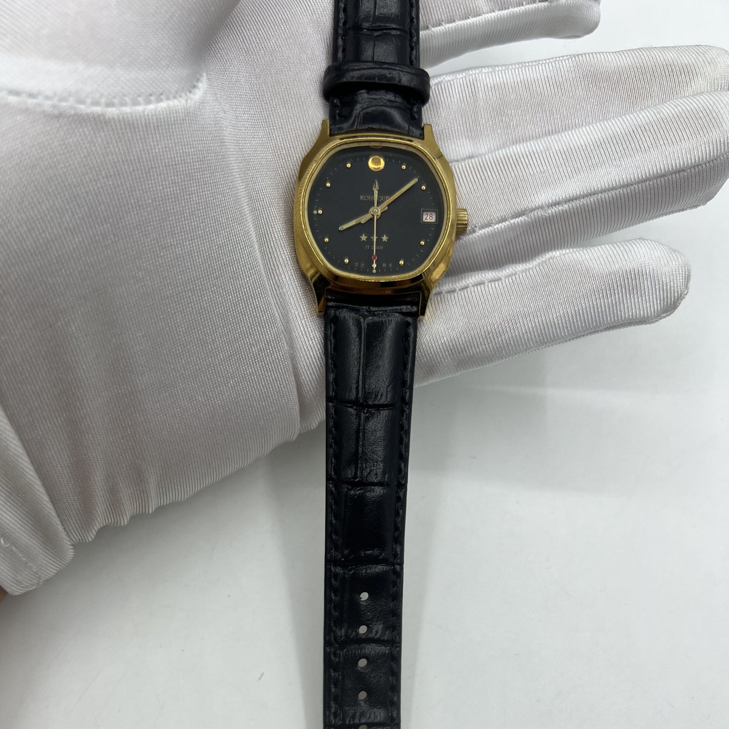 33mm Chunlan China steel manual watch featuring 17 jewels, silver dial, and matching stainless steel band.