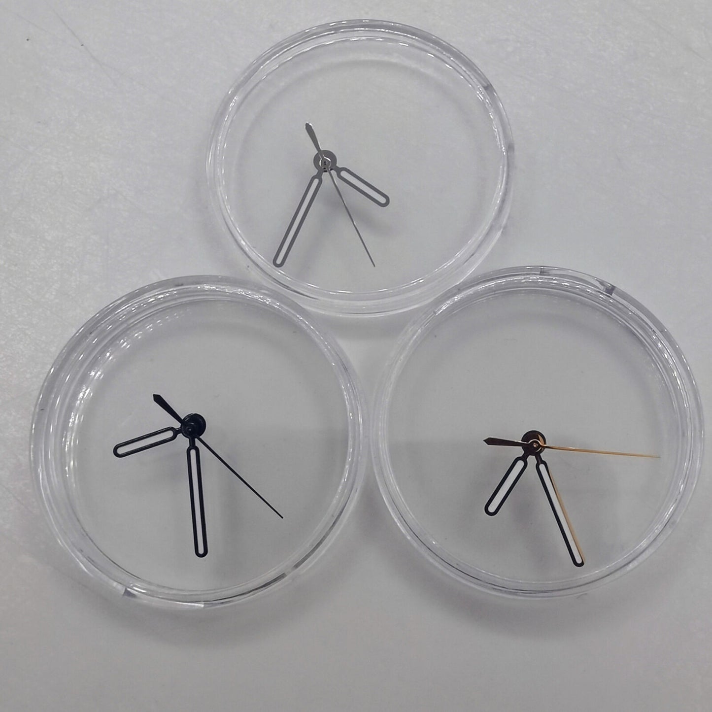 Green luminous watch hands set for NH35 and NH36 movements by MYT8215, ideal for precise timekeeping.