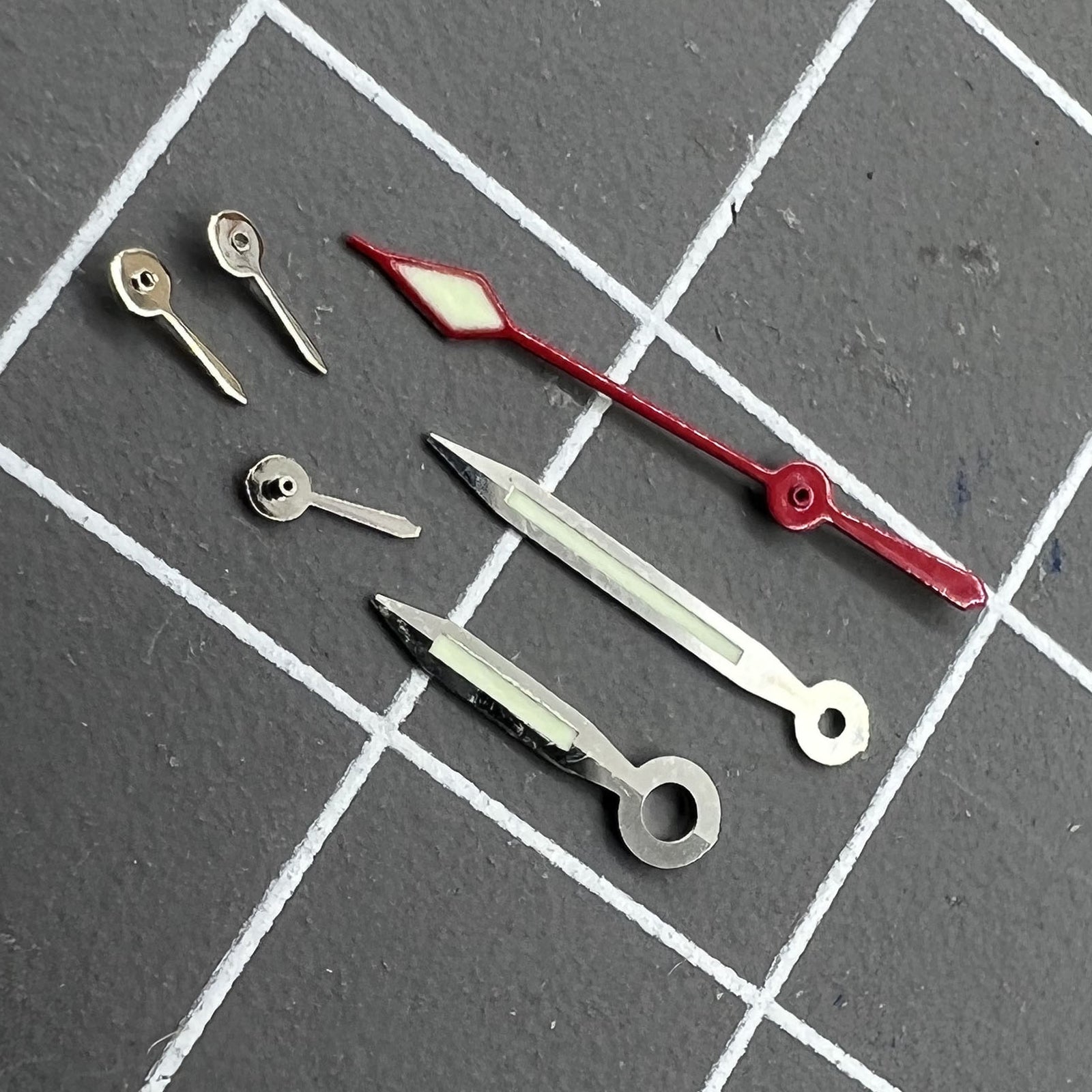 Set of 6 silver-trimmed green luminous watch hands, 10.5mm, compatible with China Made 7120 movement for precise timekeeping.