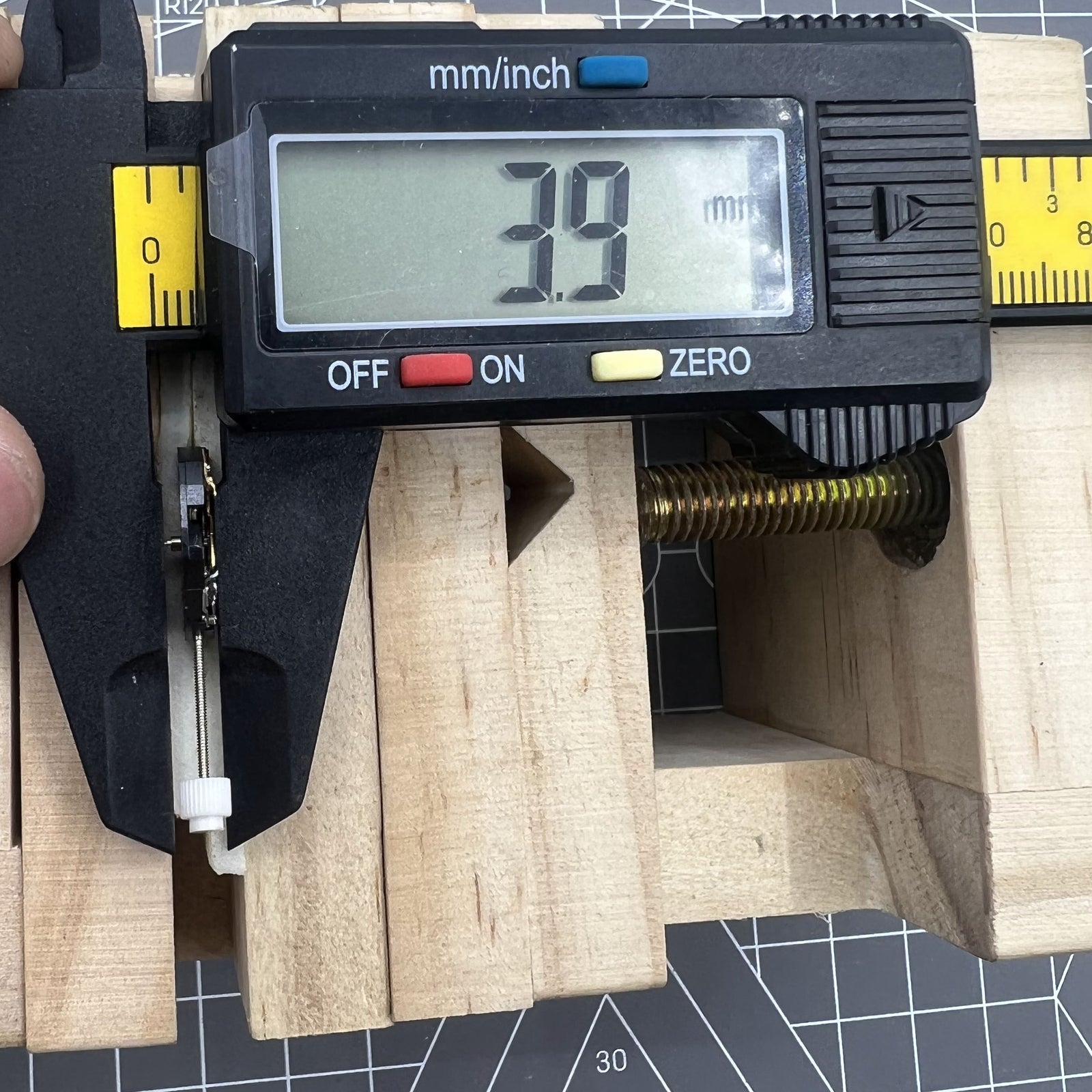 ISA 336 Swiss quartz watch accessory with 2/3 hands for precise and stylish timekeeping.