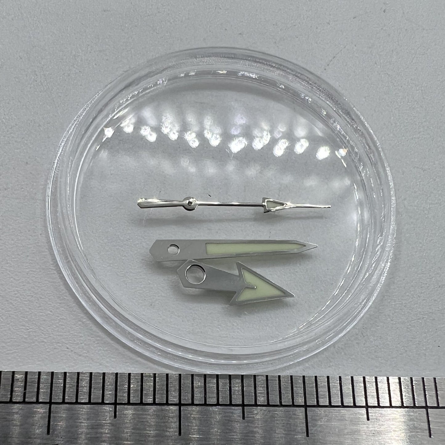 Uhrzeiger, grüne Leuchtmasse, Pfeilform, silberner Rand, 12 mm, für Miyota NH35/NH36/NH38