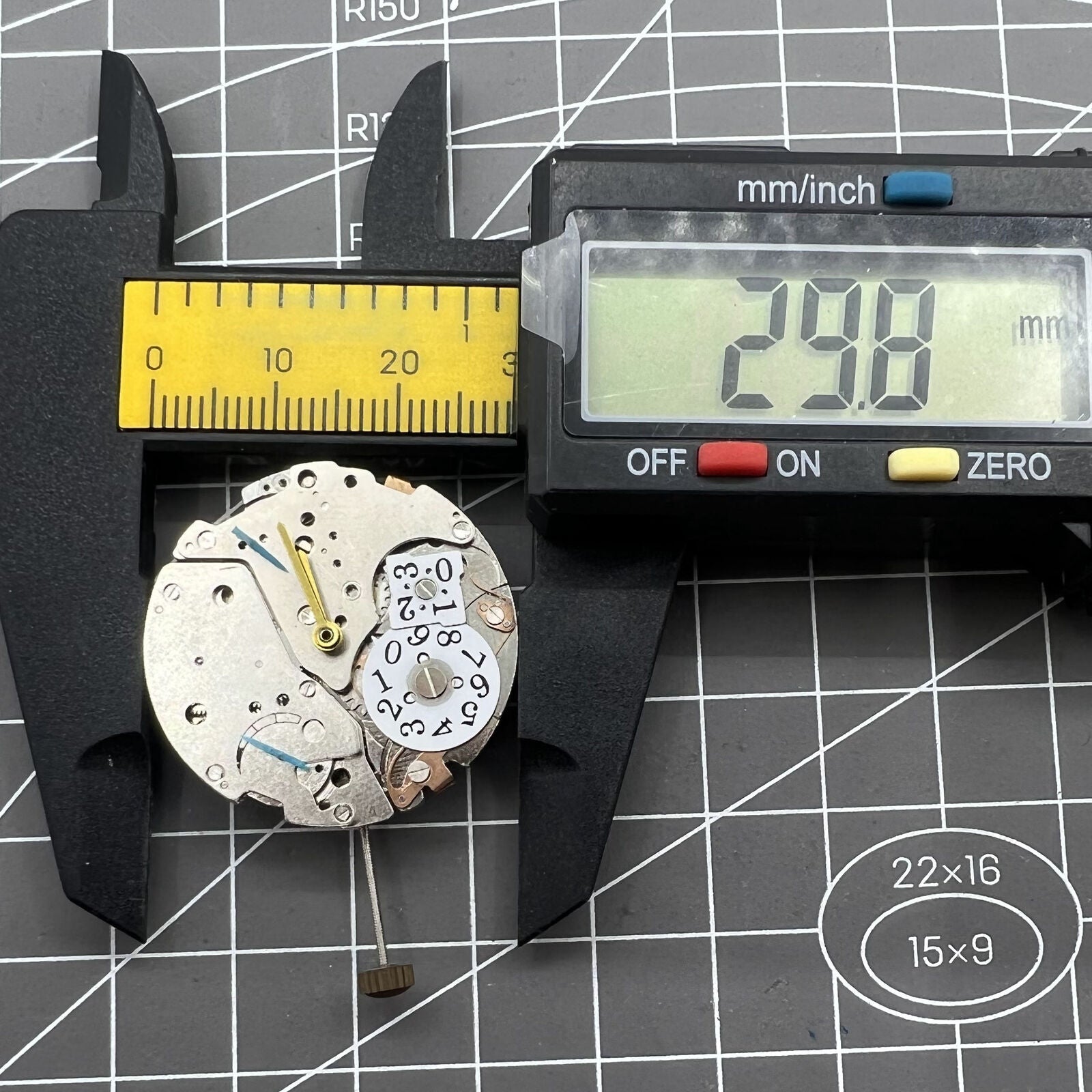 Hangzhou Made 2824 Big Date watch movement displaying precise automatic mechanical craftsmanship for luxury watch accessories.