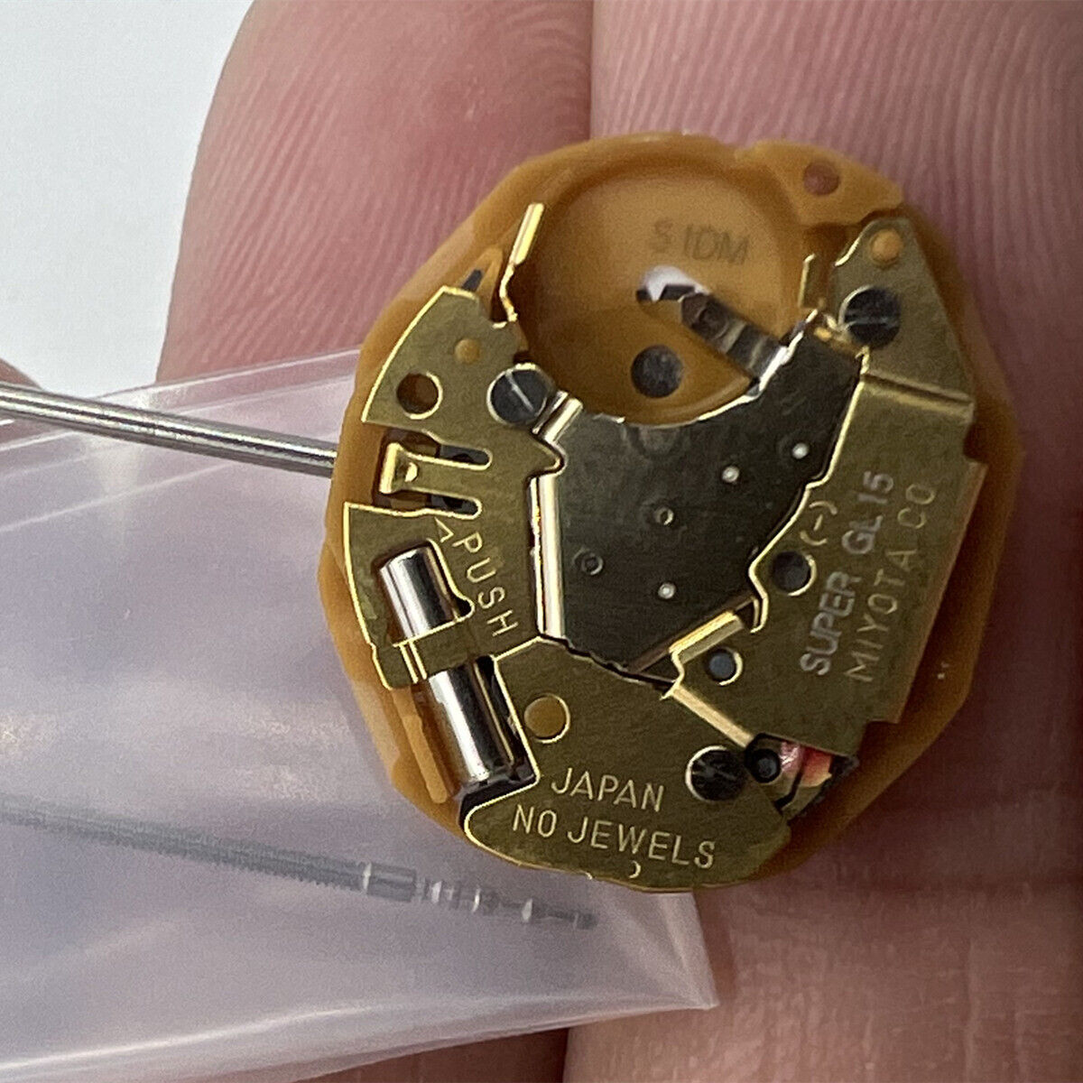 Miyota GL15 Japan Quartz watch movement with date display at 6 o?clock, Japan made precision.