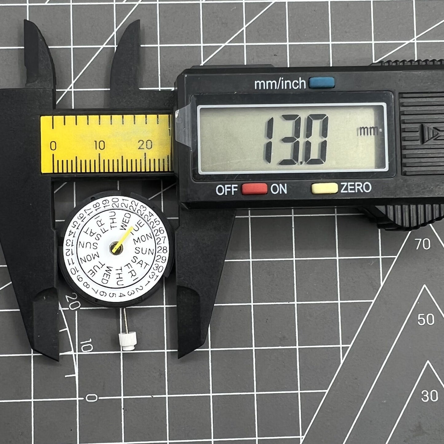 ISA317 Uhr Quarzwerk 3 Zeiger Doppelkalender
