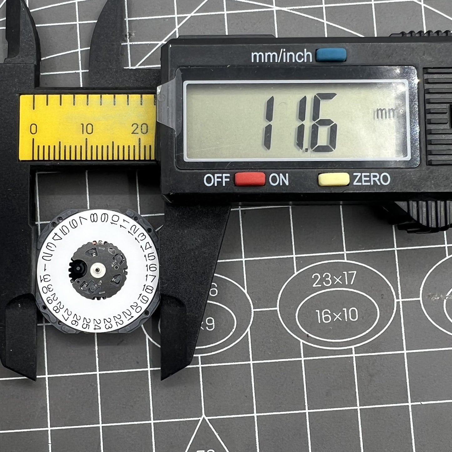 Hattori Epson VJ42B Movement Single Calendar Date At 3 Movement