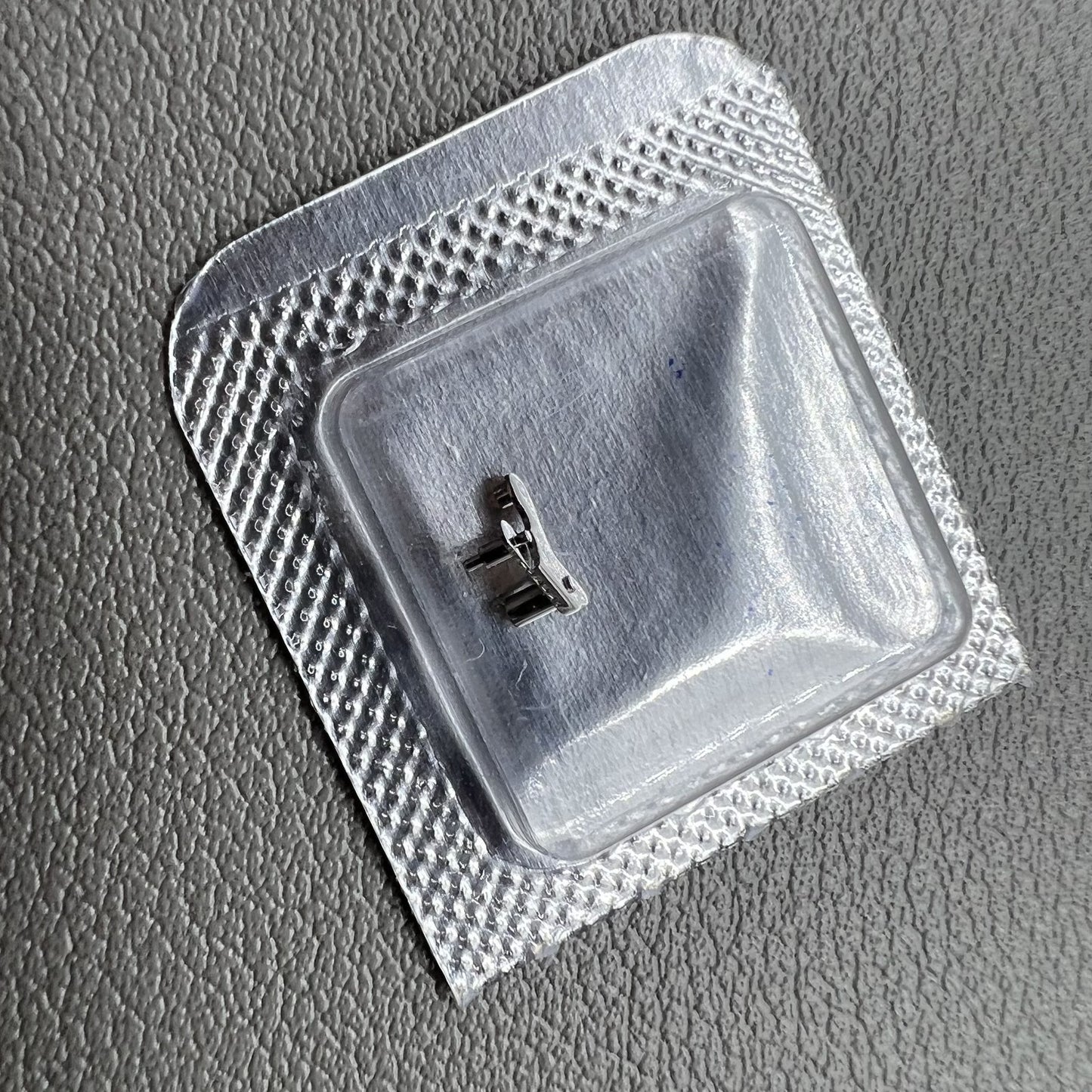 Replacement setting lever for RLX 3135-220 mechanical watch movement, durable and precise.