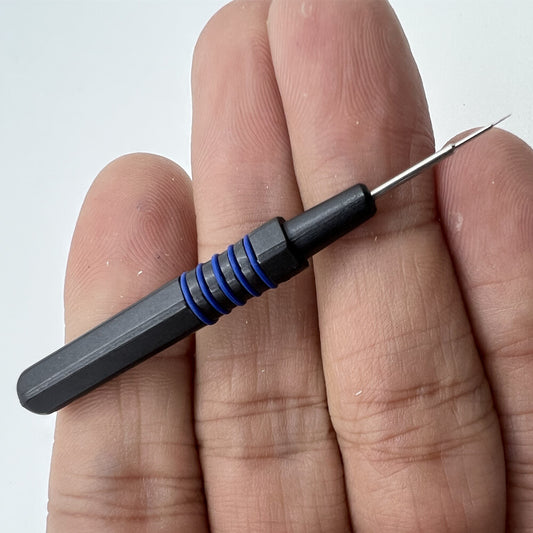 Bergeon 7013 blue metal dip oiler for precise grease application on watch accessories.