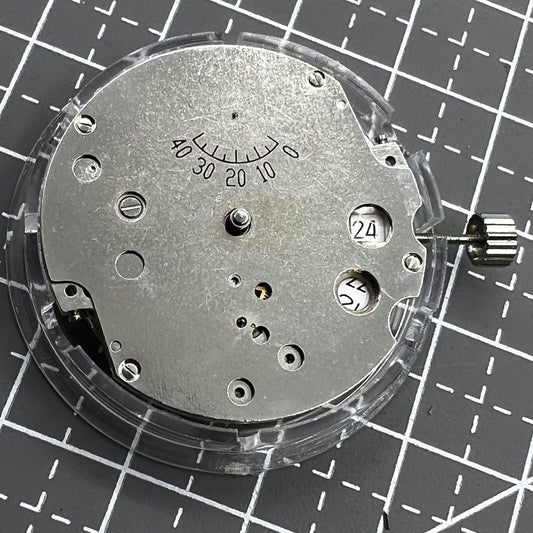 Seagull ST17 watch movement showcasing automatic mechanical small second dial at 4 o?clock position.