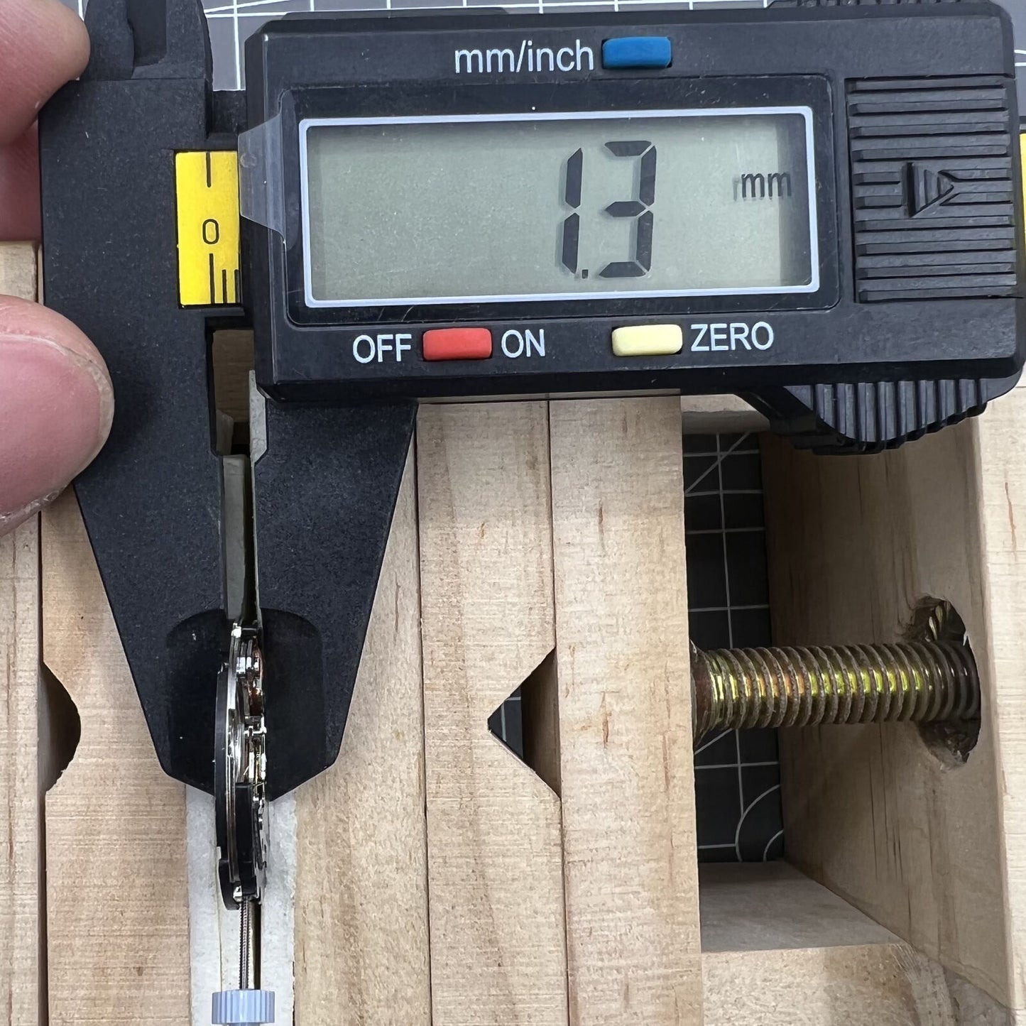 Ronda 708 Quartz Watch Movement Date At 6 Movement