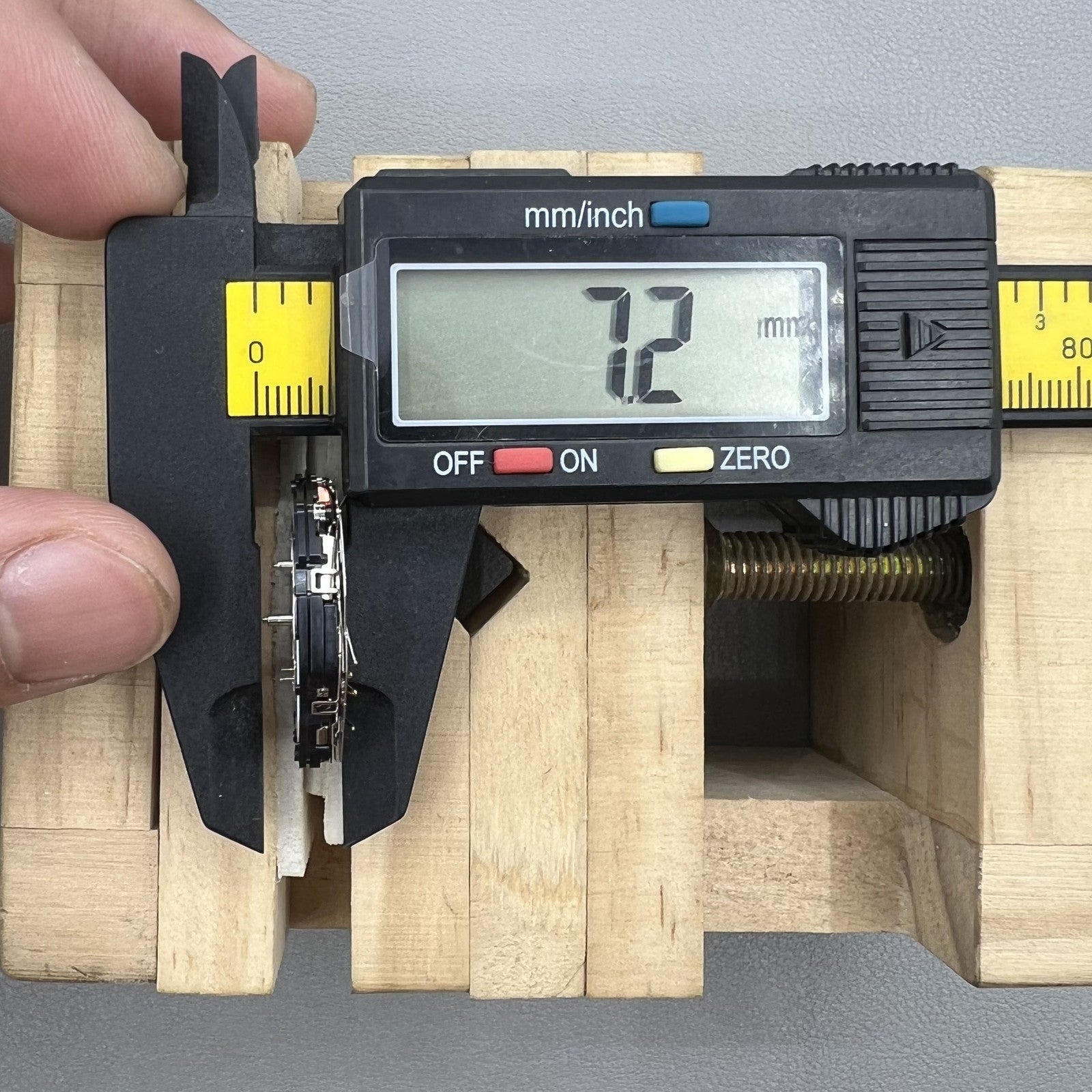 Japan Seiko V174A quartz watch movement showcasing precise timekeeping and durability.