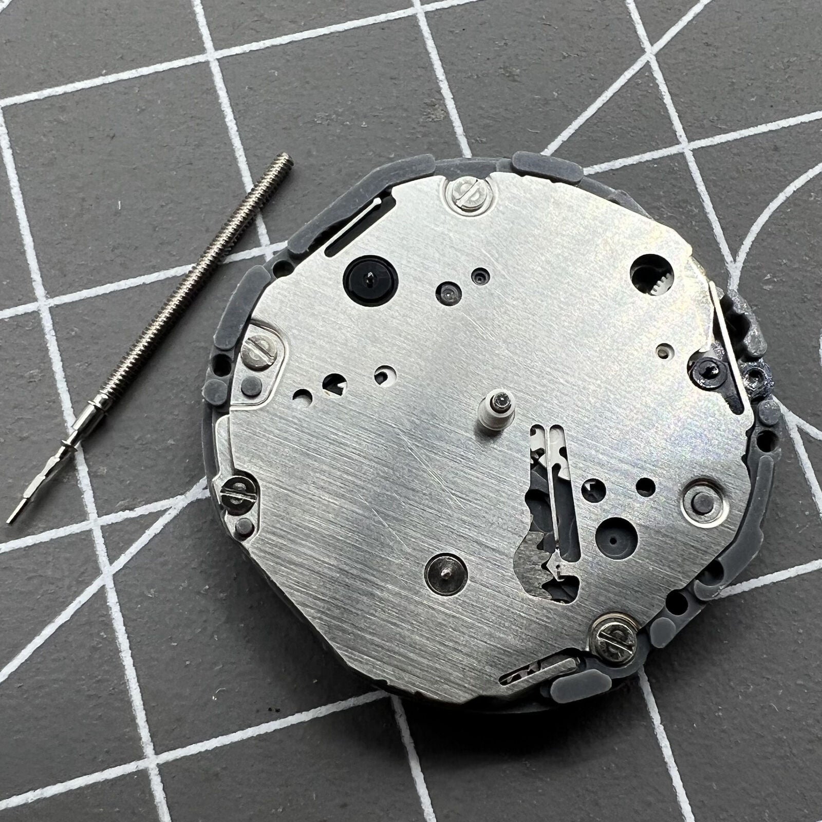 Hattori Epson TMI VD86A quartz movement for watch repair, precision Japanese craftsmanship