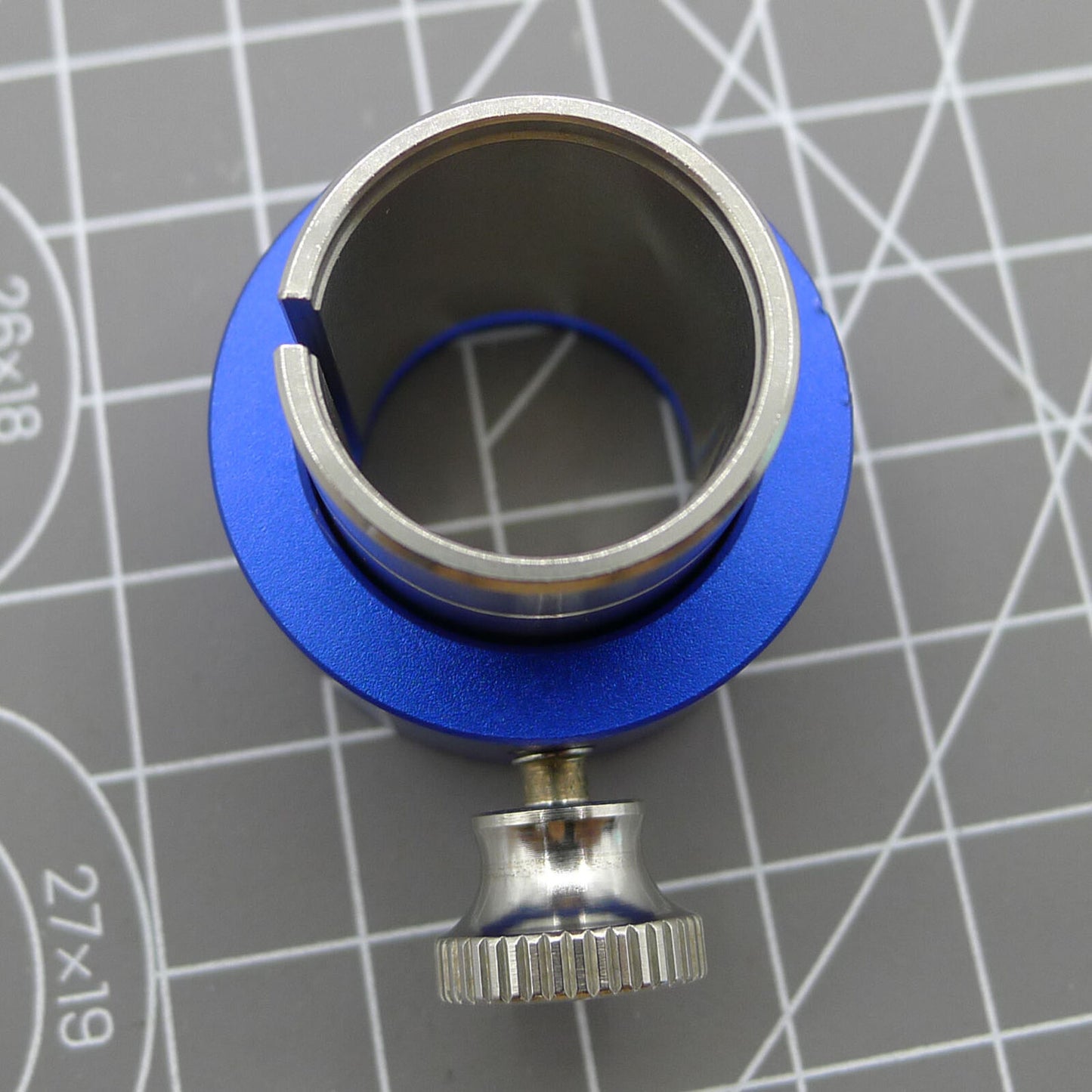 Precision reversible movement holder with knob for ETA 2671 watches, essential tool for accurate repairs.